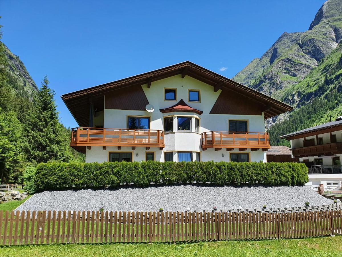 Apartamento Haus Bergheimat Sankt Leonhard im Pitztal Exterior foto