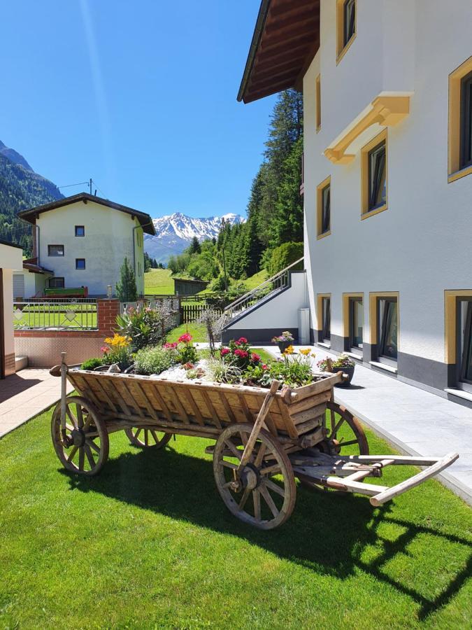 Apartamento Haus Bergheimat Sankt Leonhard im Pitztal Exterior foto